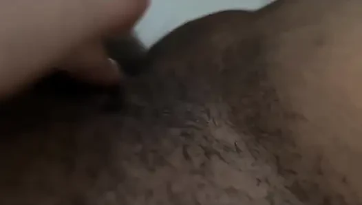 Istri dengan berbulu lagi asik sama suaminya
