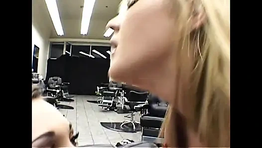 Огромная заслуживает большой черный член