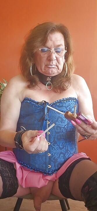 Smoking 3 cigarettes at once with an holder