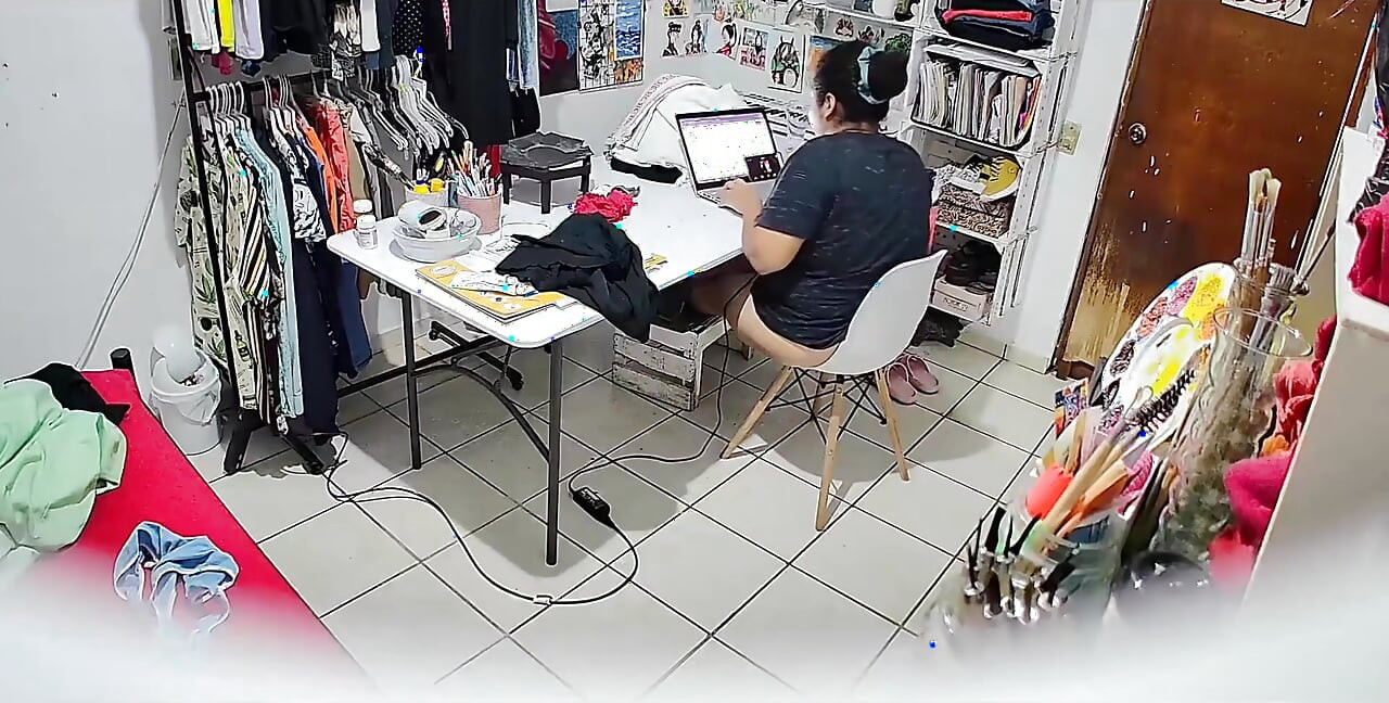 Mijn mollige stiefzus terwijl ze haar huiswerk doet