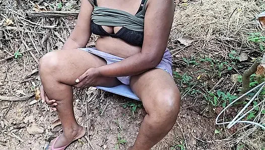 Video viral terpanas tante tua di luar ruangan