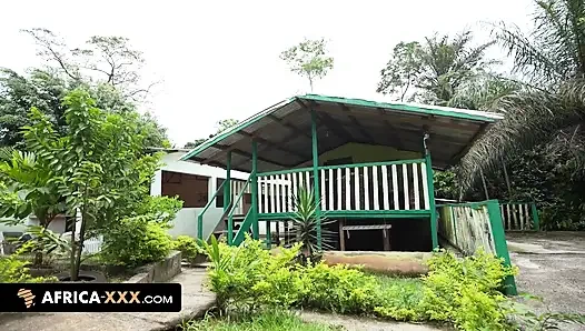 Sexy Encounter in the Jungle