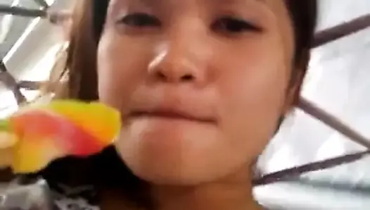 Young thai girl very hot ! she likes fuck, now she wait you