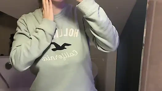 Разделась в ванной