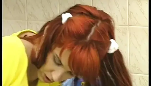 Рыжую тинку жестко трахает старая фелла