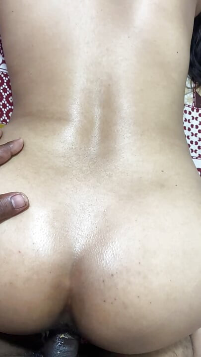 Memek cewek ini dientot gaya doggy habis-habisan sampai lubang pantatnya menganga lebar