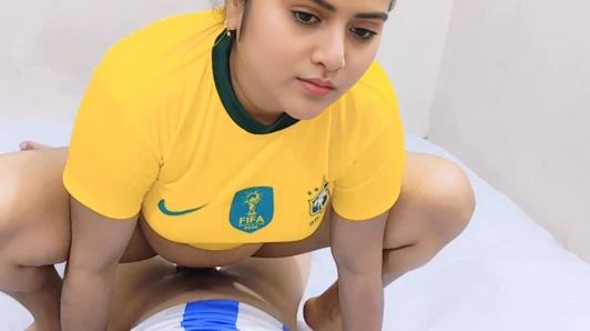 Eshita-mu. Adik tiri. Adik tiri bangla India bersetubuh sambil bertaruh pada pertandingan sepak bola.