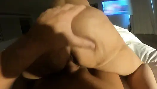 Venüs göt tıkacı ve ters kovboy kız kremalı turta ile domalıyor