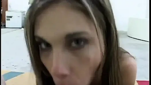 Junge schlampe lutscht großen schwanz von pOV