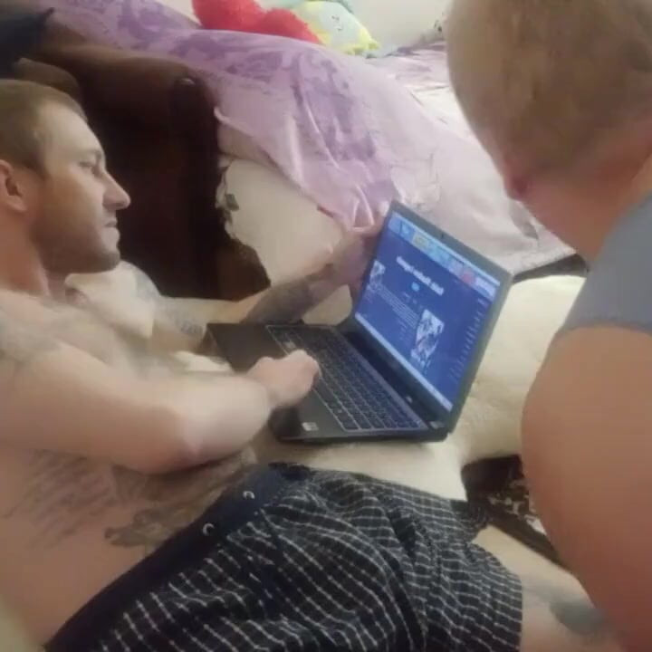 I play on the computer I get jerked off and sucked
