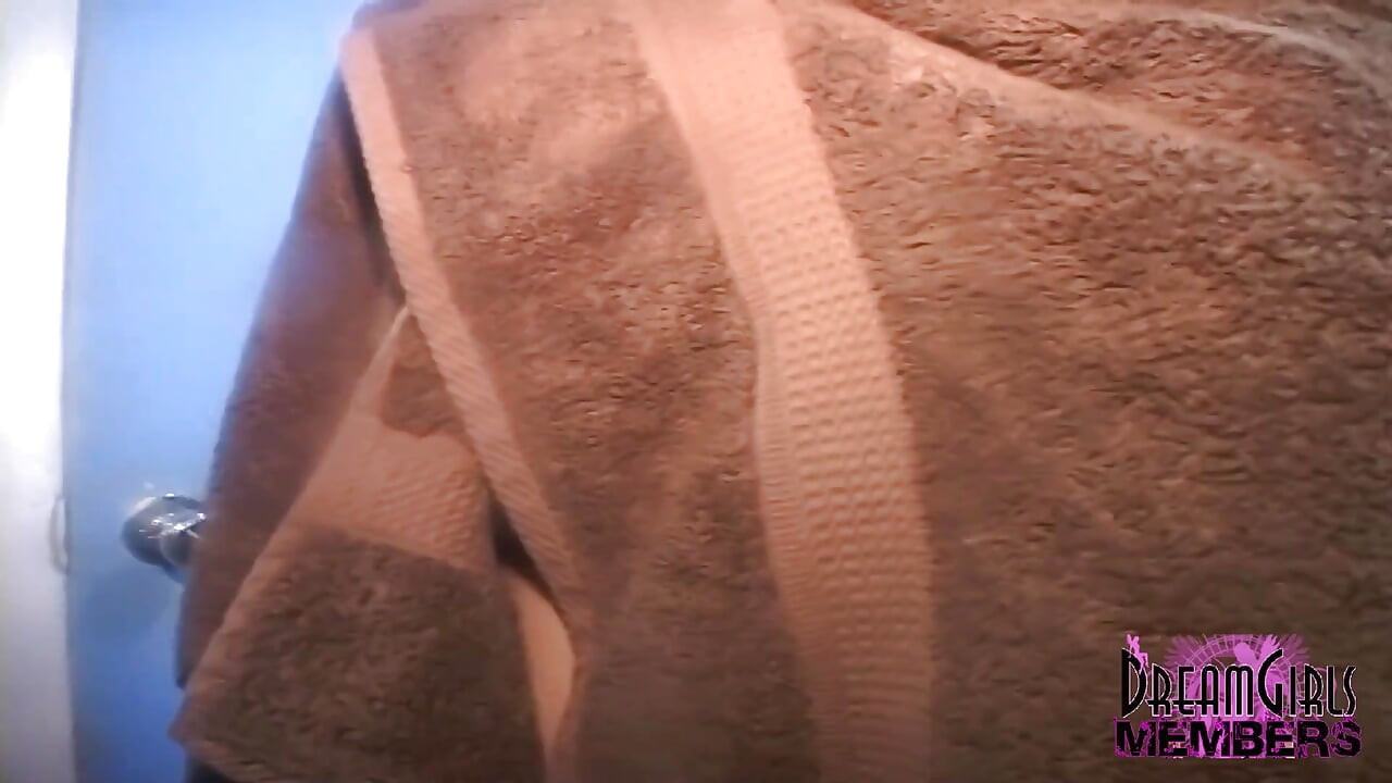 Shes So Turned On That She Squirts For The First Time