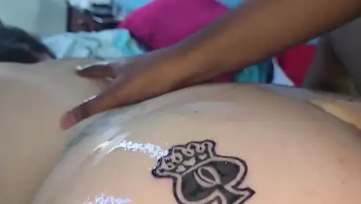 Cewek qos besar pria kulit hitam tanpa kondm pagi-pagi