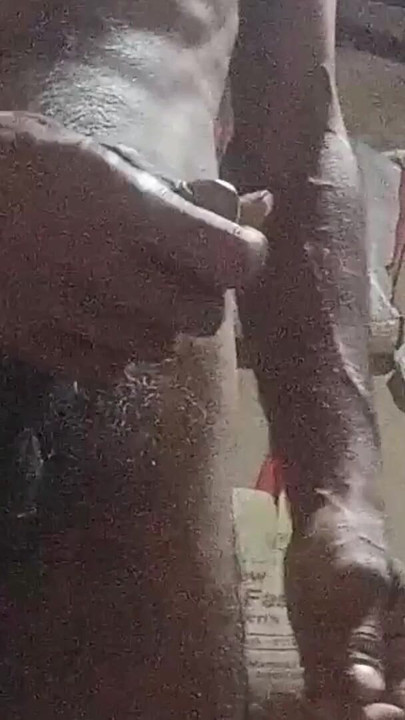 Emotivni trenutak iz "Bhabhi ki chudai 9 inch land se"