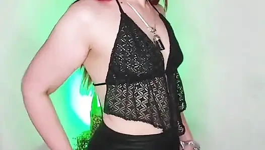 Ich esse meinen cuckold, einen tanga zu wählen, damit ich einen anderen mann ficken kann!!