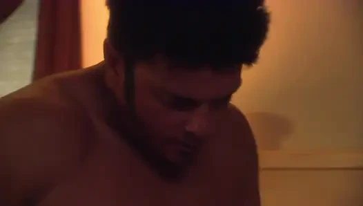 Muhteşem sarışın bebek sikilmeyi seviyor