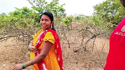 Aaj mer mere sath bahar açık havada benim banyo karne aai thi subah subah jangle me mera ruh hali ban gaya aaur uski gand mar di - yenge