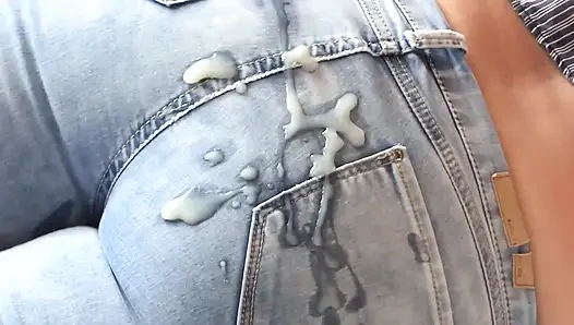 Я подтягиваю джинсы четыре раза, чтобы мой пасынок смог эякулировать и не забеременеть.