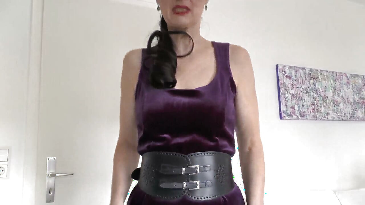 Wide, Tight Belts Part 81 - Lady Victoria Valente
