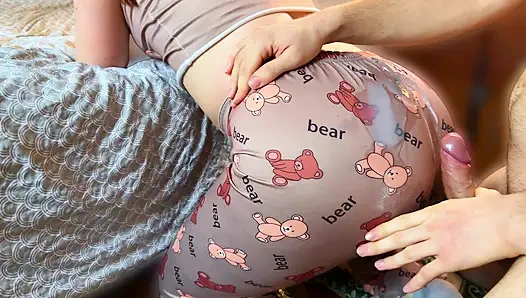 "Tidak ada Penetrasi, tolong! Pacarku mungkin marah" saudara tiri creamy menggosok pantat dan bersetubuh