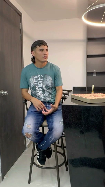 I fuck the pizza delivery man hard for the payment and squeeze all his rich milk out of his huge hard penis. | Clip 2