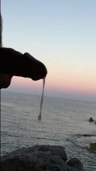 beach wank cum