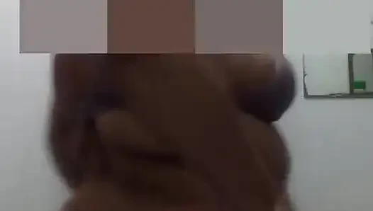 Kamar mandi dan melepas pakaian