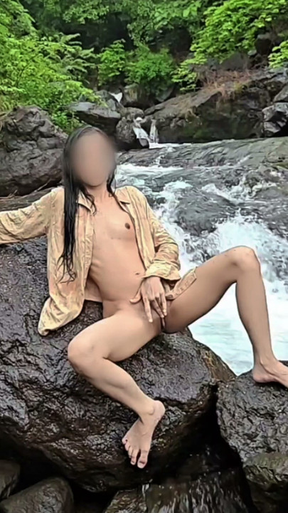Petite skinny girl eshal fingering at waterfall