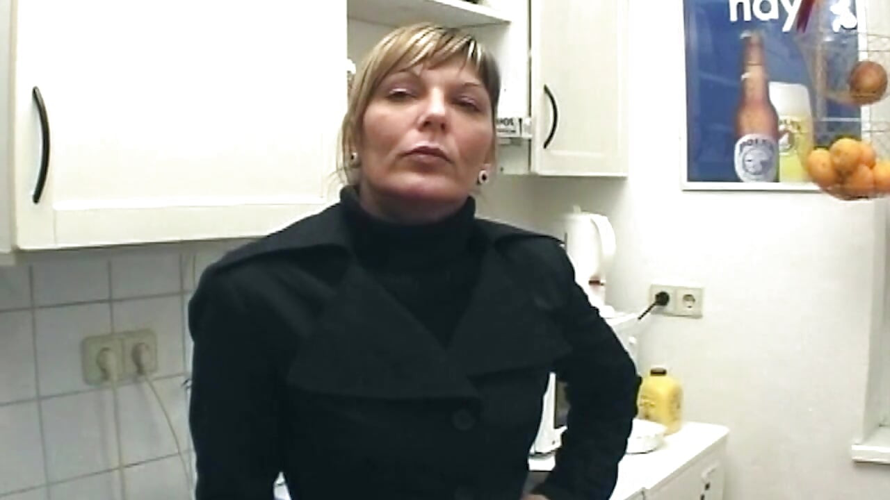 Mature Blonde Dildos Wet Pussy Till Clenching Orgasm