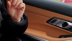 Stiefmutter beim Ficken in der neuen BMW 3er-Serie erwischt