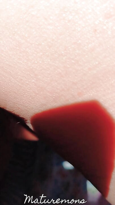 Rearview thick meaty gaping cunt .