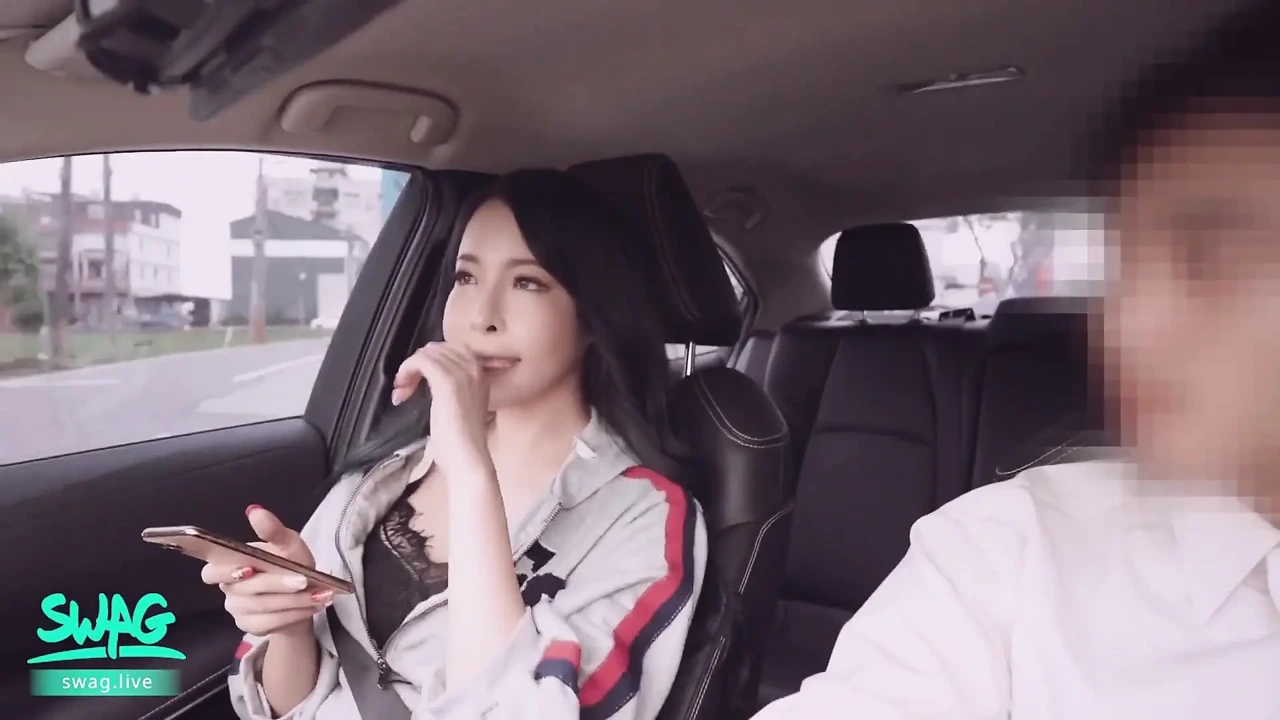 丰满的亚洲女郎用重口味啪支付