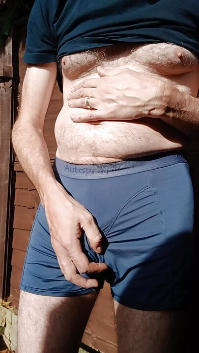 Might be my last outdoor wank of the year in the UK so enjoy (I go on holiday next week though...)