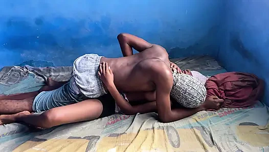 Üvey kız kardeşim beni ziyaret etti ve bu tam video oluyor