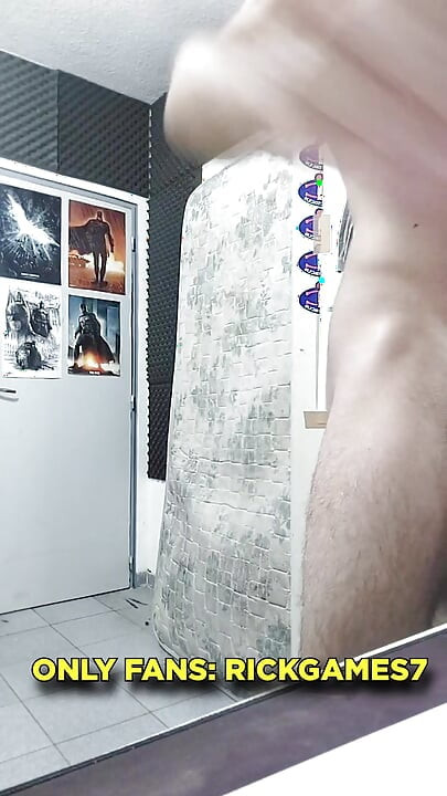 5 minuta drkanja, pokazivanja guze i dlakavih sisa