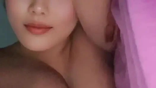 Romansa dengan istri tetangga tetek besar