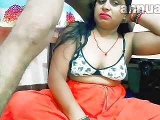 Индийская дези бхабхи Ki Gand Chudai хардкорно трахается раком с ясным хинди виосом, полное секс-видео