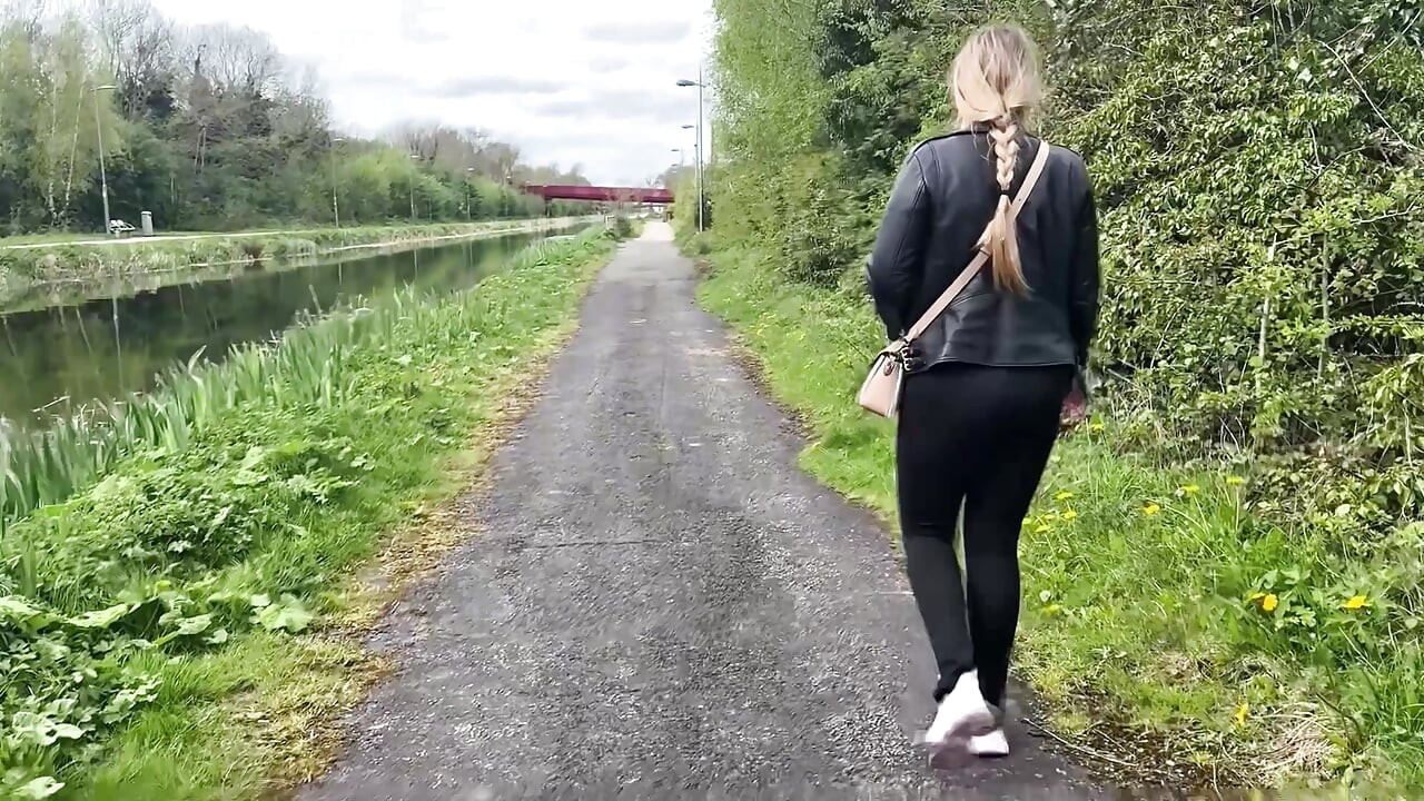 Can't Hold It, Pissing Outdoor Compilation