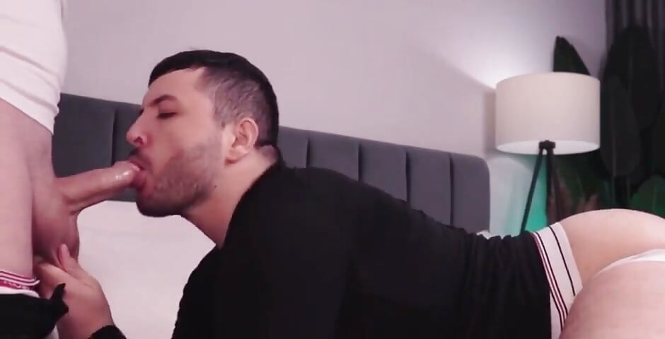 Step bro fuckes me and make me cum