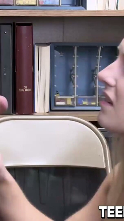 Blonde Diebin Kate Kenzi kriegt en Gesichtsspritze nach em Hammern | Clip 1