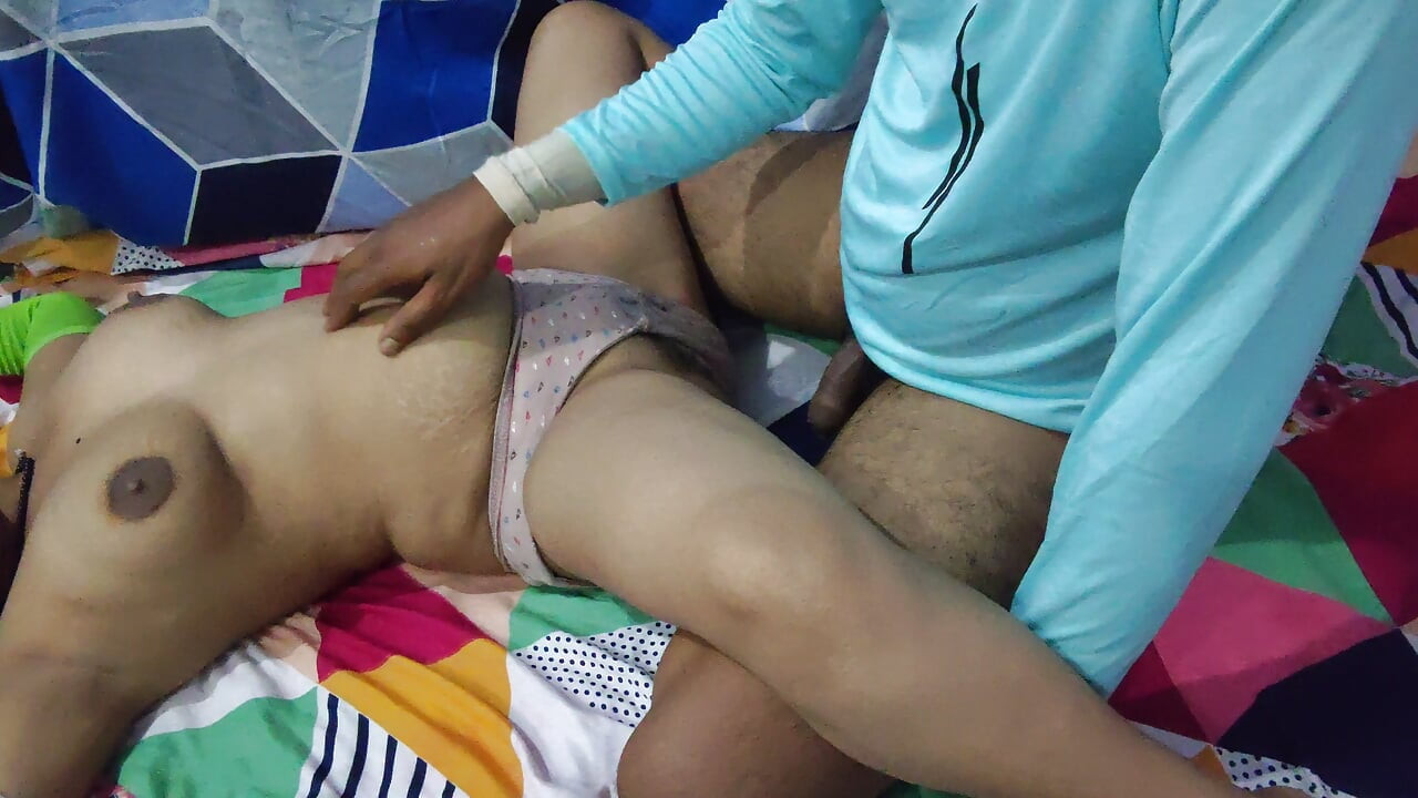 Indian desi bhabhi ko bed pe sula ke chudai ki Hindi audio HD video