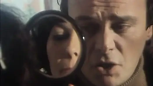 İyi şık, iyi tarz, ama... Sürtükler!! (1983)