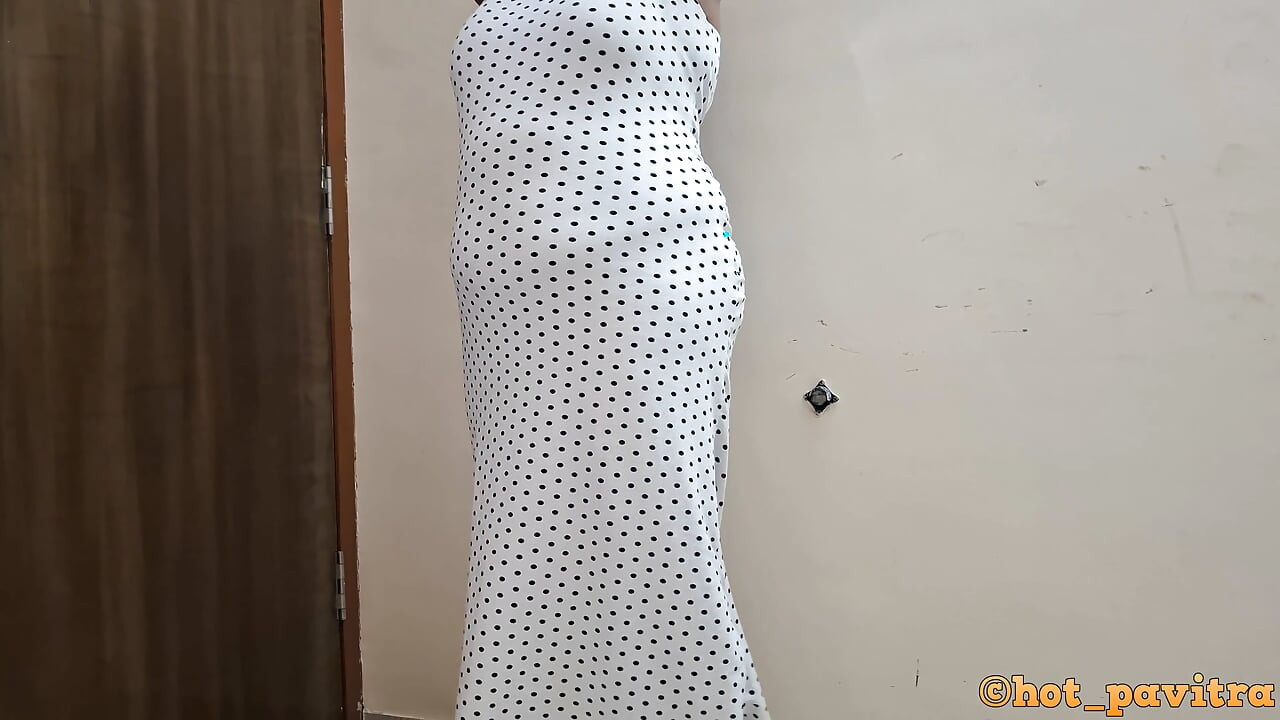 Eu, în rochie Whirte Love Feeliing