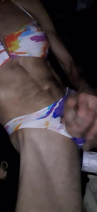 Cdmichelle в красочно пятнистых купальниках