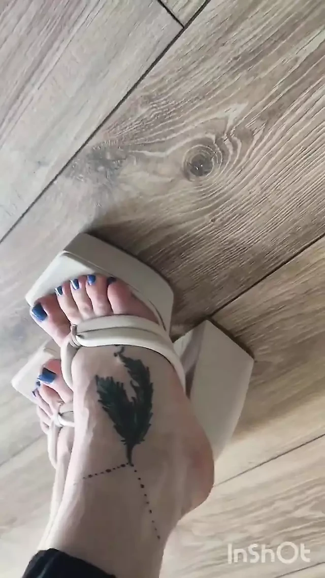 Sexy MILF's erotic walk in high heels