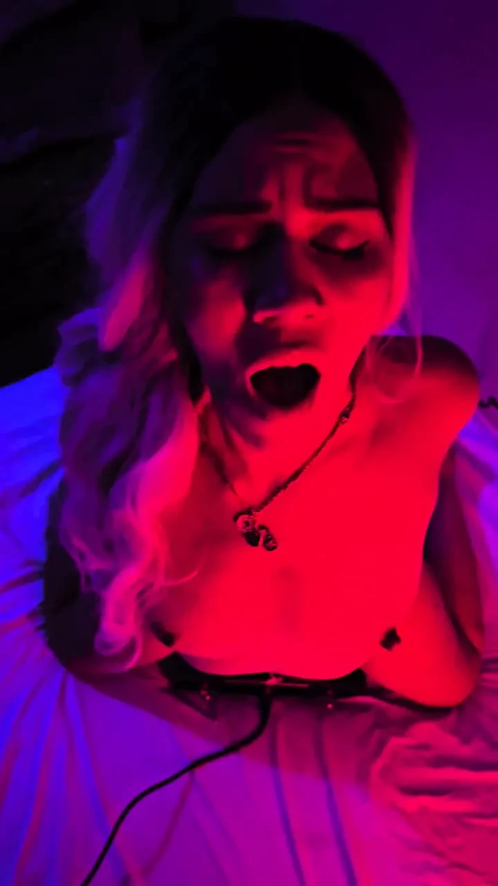 Lila and the Motor Bunny (shaking orgasm)