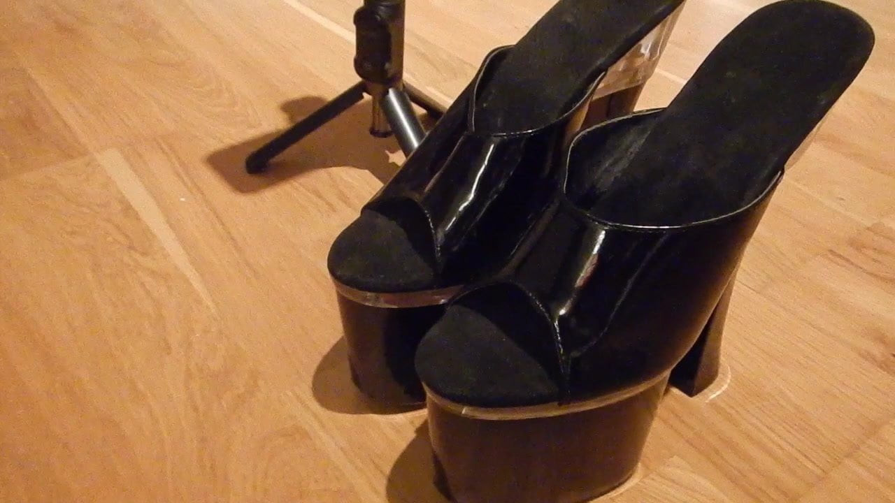 Cum on GFs Ultra High Platform Heels