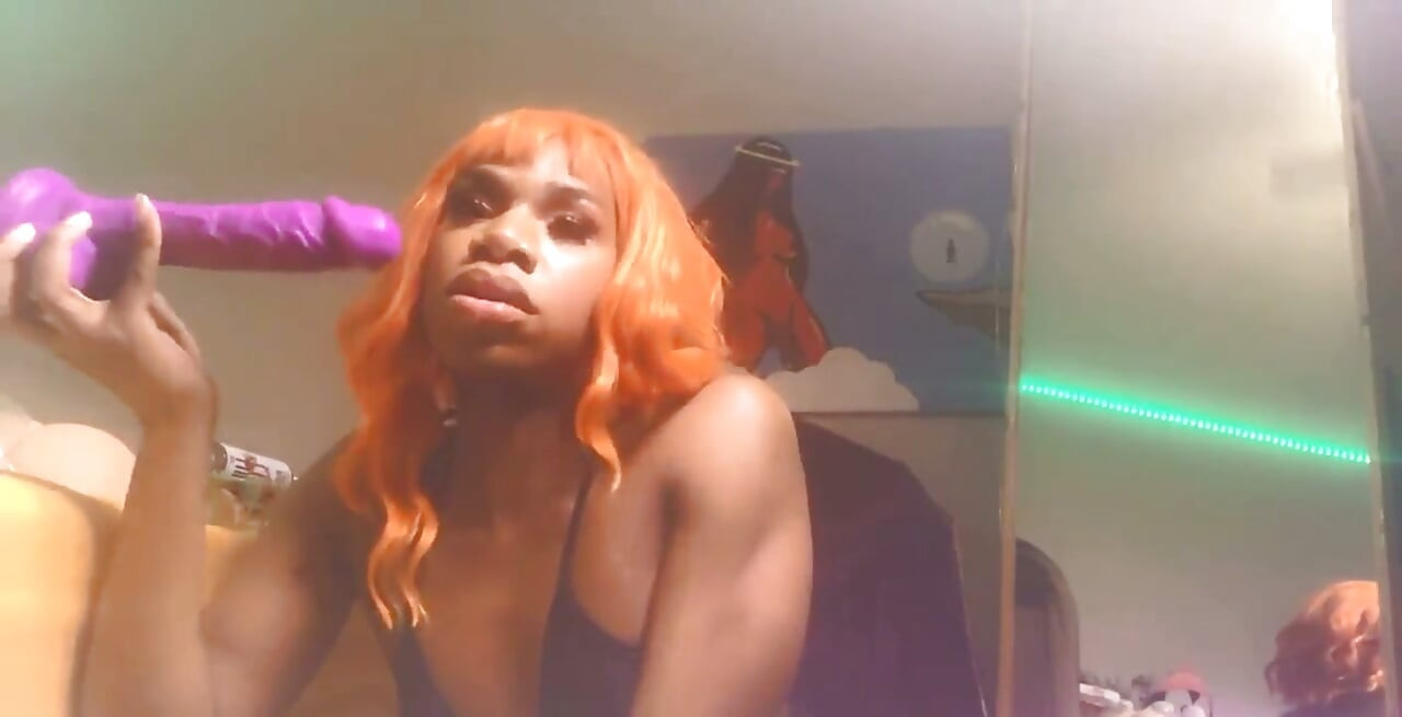Quarantine Queen Cumming on My Face