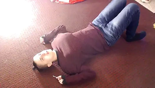 Разбрызгиваю чихами на спину