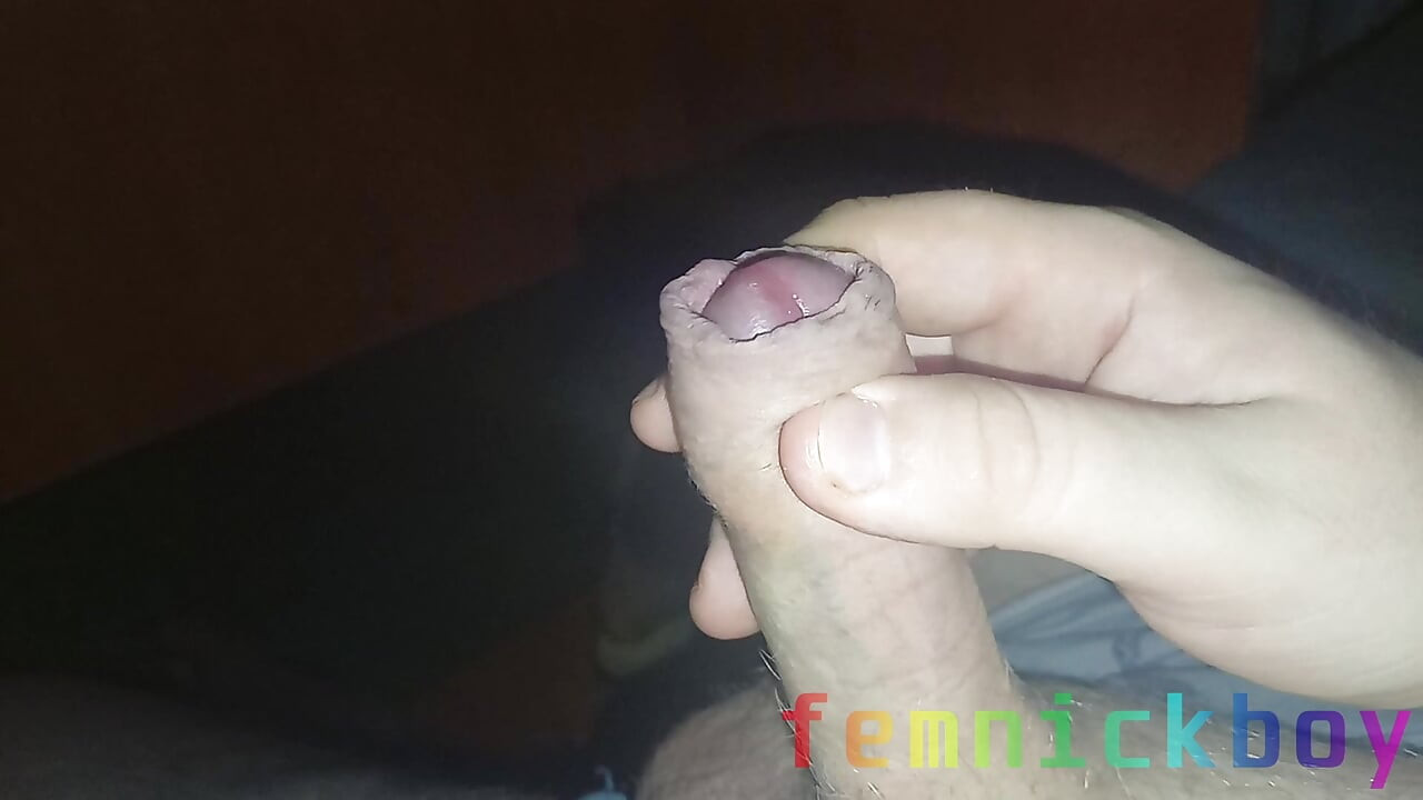 胖男人给他的静脉鸡巴撸管并高潮