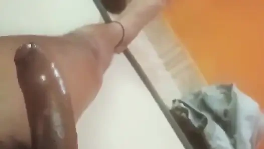 Сексуальная сводная сестра Queen4Desi и масляный массаж с трахом 69